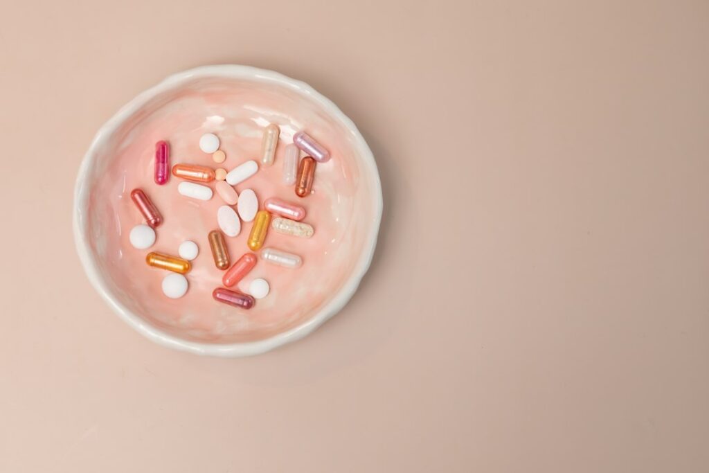 Best Time to Take Vitamins: A Complete Guide by Vitamin Type (2026)